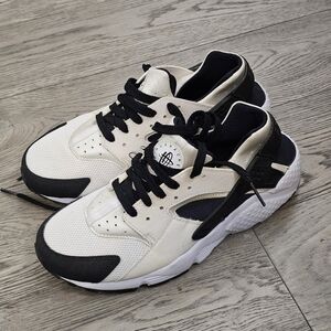 Nike Huarache Run GS White Black Shoes Size 38.5
